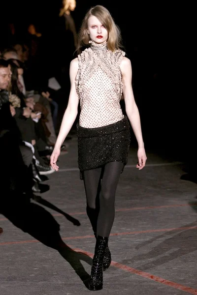 Look 30